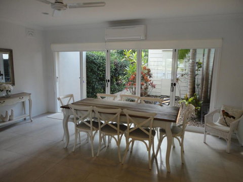 Noosa Entrance Waterfront Resort - Holiday Adelaide 0