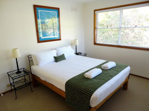 Noosa Entrance Waterfront Resort - Holiday Adelaide 1