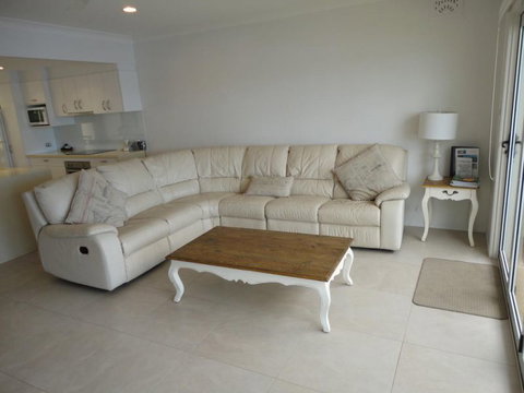 Noosa Entrance Waterfront Resort - Holiday Adelaide 14