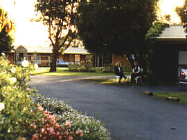 Colonial Village Motel - Holiday Adelaide 0