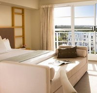 Quality Suites Deep Blue - Holiday Adelaide