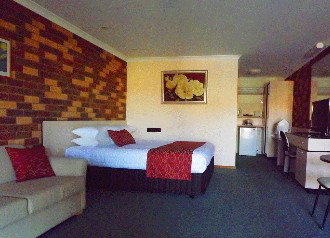 Highway Inn Motel - Holiday Adelaide 2