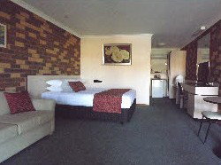 Highway Inn Motel - Holiday Adelaide 4
