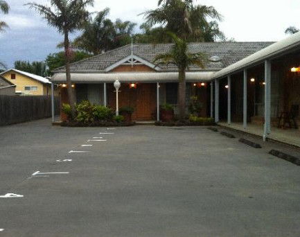 Best Western Coastal Waters Motor Inn - Holiday Adelaide 1