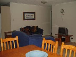 Beachfront Towers - Holiday Adelaide 4