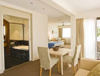 Waves Byron Bay - Holiday Adelaide 4