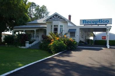 Colonial Court Motor Inn - Holiday Adelaide 0