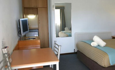 Colonial Lodge Motor Inn - Holiday Adelaide 4