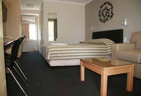 Queensgate Motel - Holiday Adelaide 0