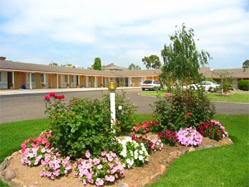 Bega Village Motor Inn - Holiday Adelaide 0