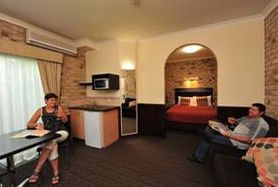 Highlander Motor Inn And Apartments - Holiday Adelaide 0
