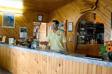 Barrier Reef Motel - Holiday Adelaide 5