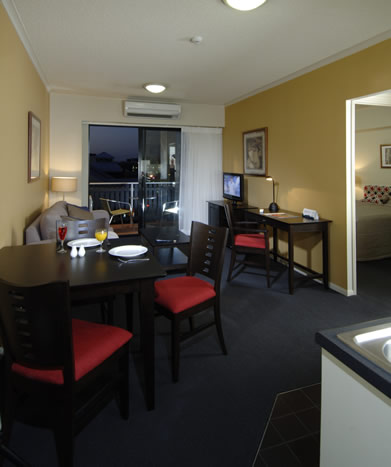 Central Brunswick Apartment Hotel - Holiday Adelaide 2