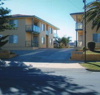 AA Madalena Court Holiday Apartments - Holiday Adelaide