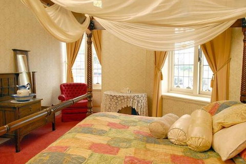 Mickey Bourkes Koroit Hotel - Holiday Adelaide 1