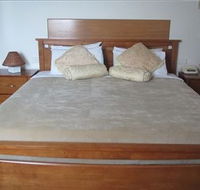 The Plough Hotel - Holiday Adelaide