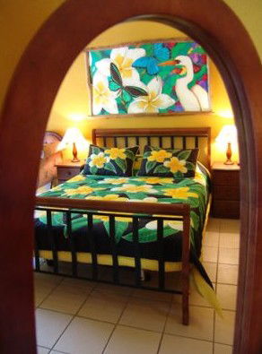 Airlie Beach Myaura Bed And Breakfast - Holiday Adelaide 3