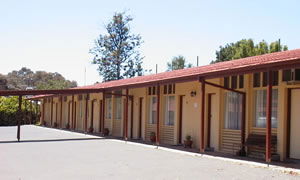 Golden Hills Motel - Holiday Adelaide 0