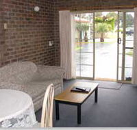 Southern Cross Holiday Apartments - Holiday Adelaide