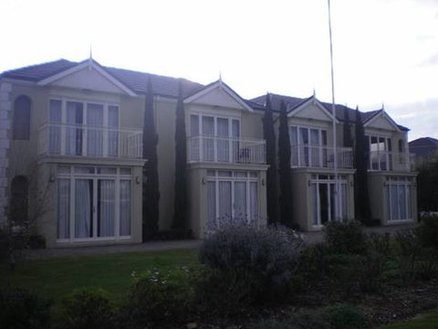 Colonial Village Motel - Holiday Adelaide 1