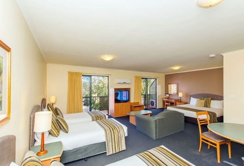 Alpha Hotel Canberra - Holiday Adelaide 4