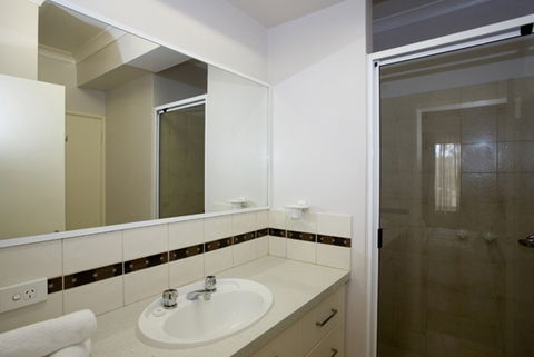 Regal Apartments - Holiday Adelaide 4