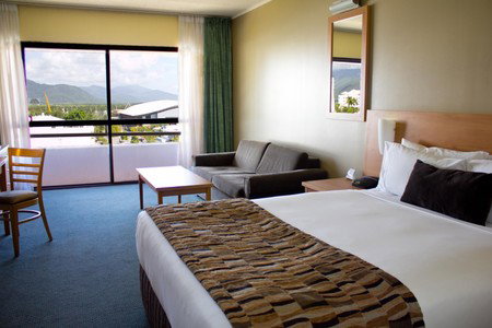 Rydges Plaza Cairns - Holiday Adelaide 3