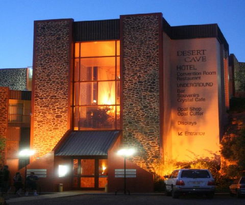 Desert Cave Hotel - Holiday Adelaide 1