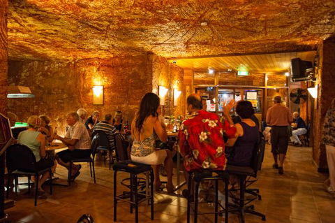 Desert Cave Hotel - Holiday Adelaide 7