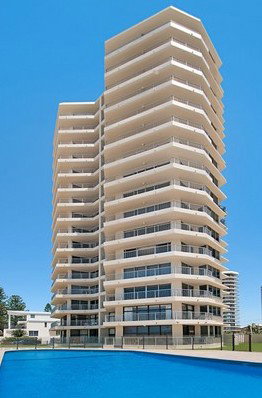 Beachside Tower - Holiday Adelaide 0