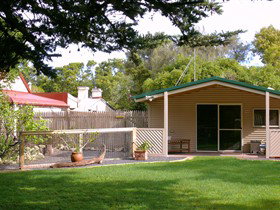 Shiralea Country Cottage - Holiday Adelaide 0