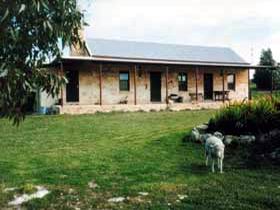 Mt Dutton Bay Woolshed Heritage Cottage - Holiday Adelaide 0