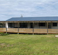 Surfin Sceales Beach House - Holiday Adelaide