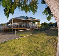 Serenity Holiday House - Holiday Adelaide