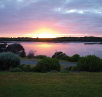 Lake View Apartments - Holiday Adelaide