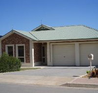 Roo's Place - Holiday Adelaide