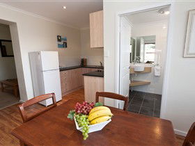 Bay 10 Accommodation - Holiday Adelaide 0