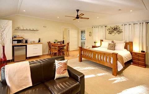 One Tree Bed And Breakfast - Holiday Adelaide 7