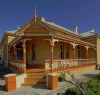 Myras Moonta Retreat - Holiday Adelaide