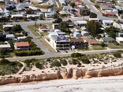 The Lighthouse Accommodation - Holiday Adelaide 2