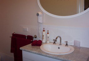 Oohlala Bed & Breakfast - Holiday Adelaide 3