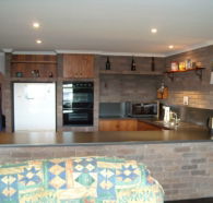 Three Hut Point Waterfront Accommodation - Holiday Adelaide