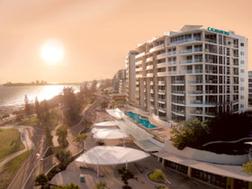 Oceans Mooloolaba Beach - Holiday Adelaide 0