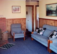 Lake Yalleena Holiday Cabins - Holiday Adelaide