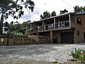 Daniel's Bay Retreat - Holiday Adelaide 0