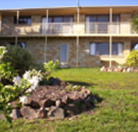 McKinly Waterfront Lodge - Holiday Adelaide