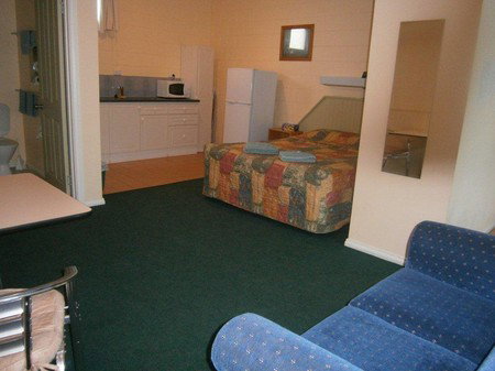 Penguin Holiday Apartments - Holiday Adelaide 4