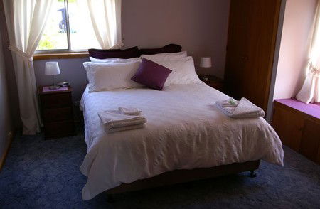 Three Hut Point Waterfront Accommodation - Holiday Adelaide 5