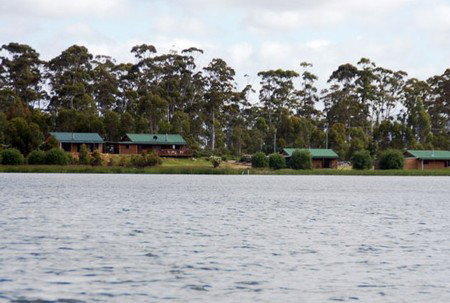 Lake Yalleena Holiday Cabins - Holiday Adelaide 1