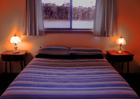 Lake Yalleena Holiday Cabins - Holiday Adelaide 2